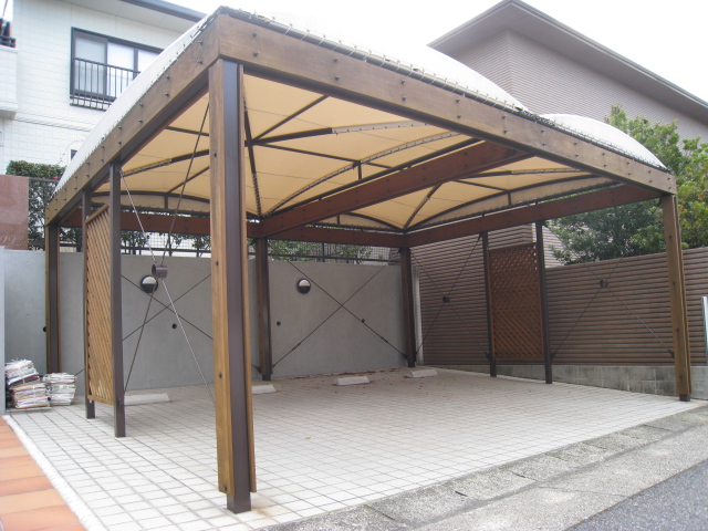 Case 11　駐車場テント