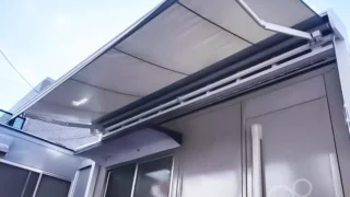 オーニング（独立型）をプレハブ事務所に施工｜愛知県岡崎市