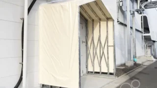 伸縮式通路テント（ジャバラテント）を工場入口に施工｜三重県津市