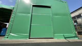 キャスター式テント倉庫を工場敷地内に施工