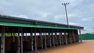 庇テントを名古屋競馬場に施工