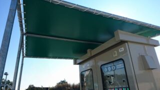 テント屋根を機械カバーとして設置