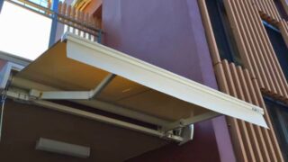 オーニングテントを幼稚園に施工