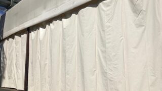 テント倉庫の垂れ幕を交換