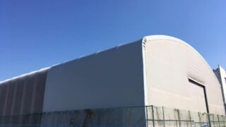 テント倉庫の一部生地を張り替え